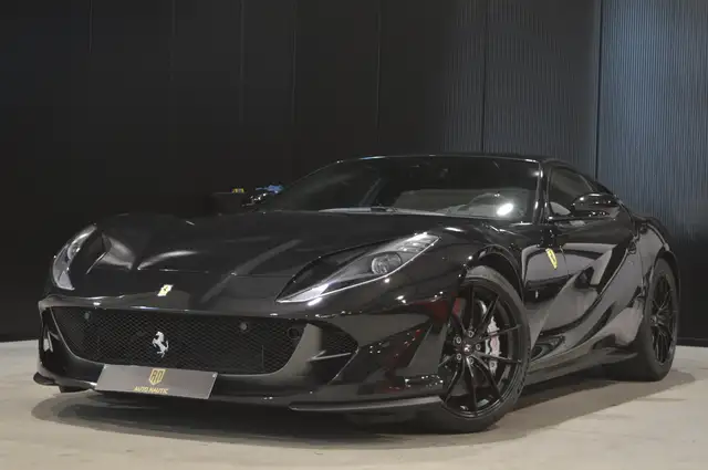 Ferrari 812 Superfast V12 NEW - 7.000 km - Full black