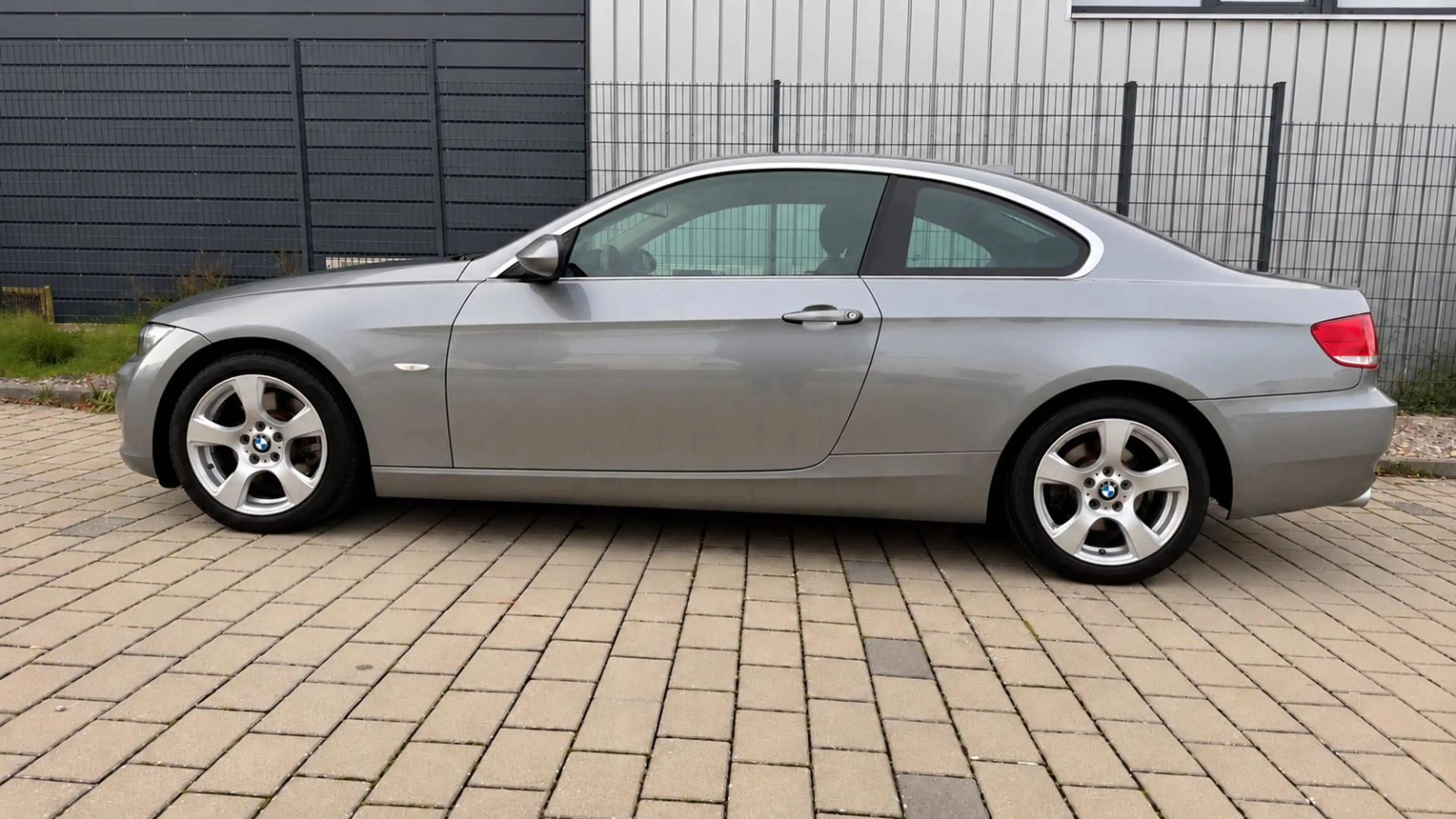 BMW 325 i 3 Coupe AUTOMATIK TÜV,46.000KM,1-HAND,NAVI — photo 6