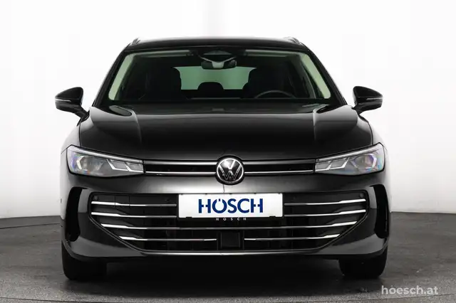 Volkswagen Passat view 2