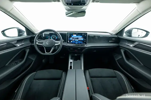 Volkswagen Passat view 5