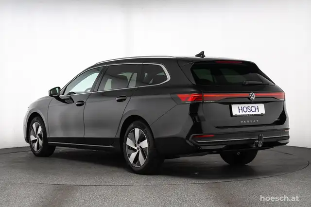 Volkswagen Passat view 4