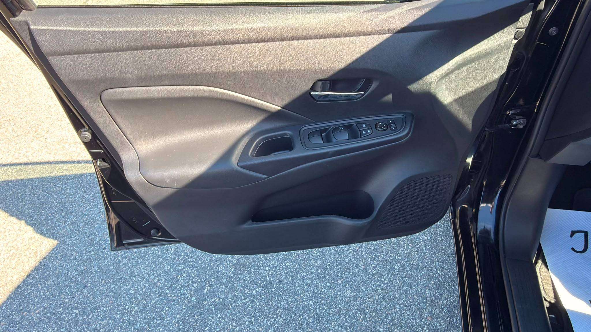2024 Nissan Versa — view 9