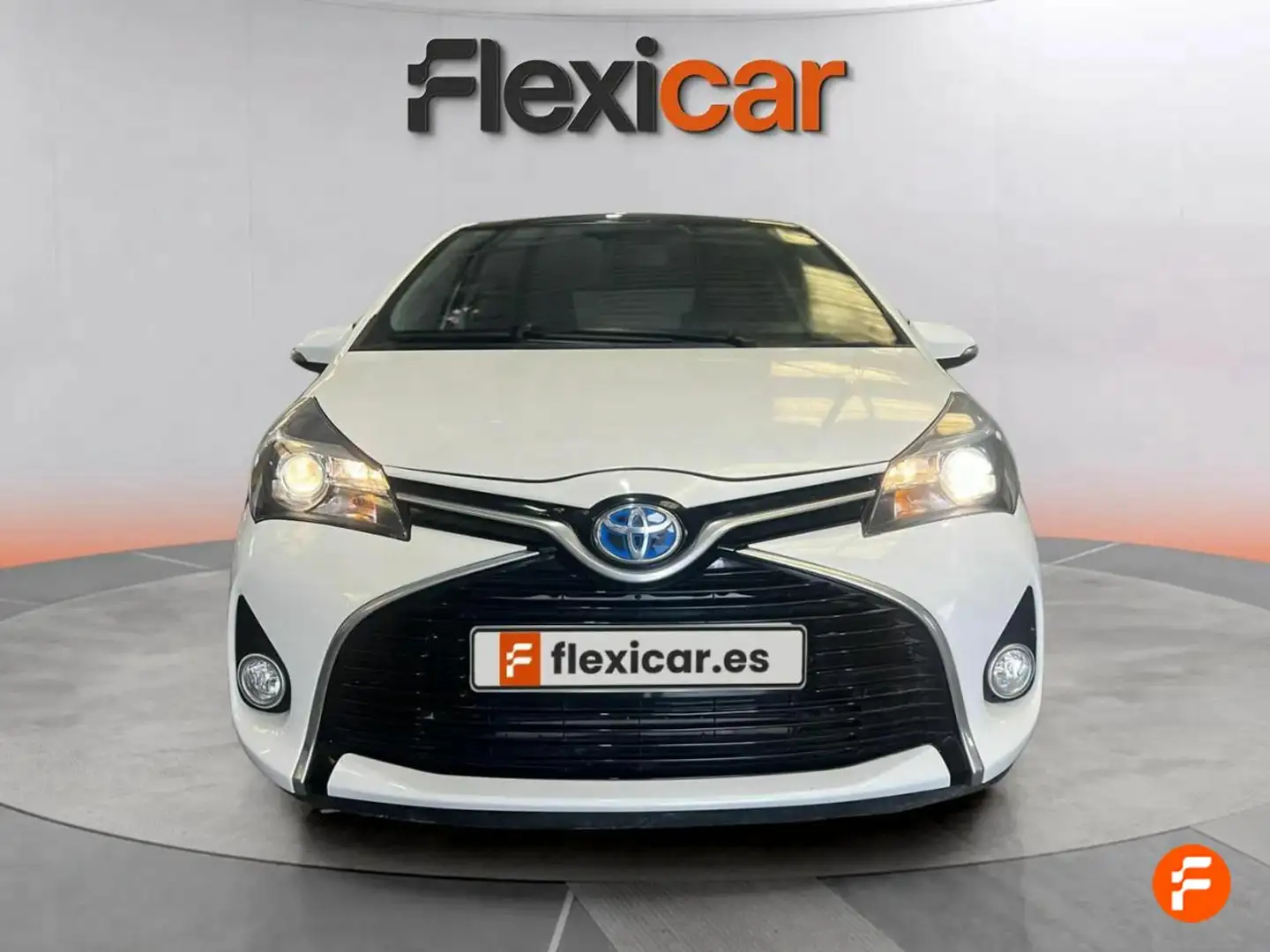 Toyota Yaris Hybrid Active Blanco - 2