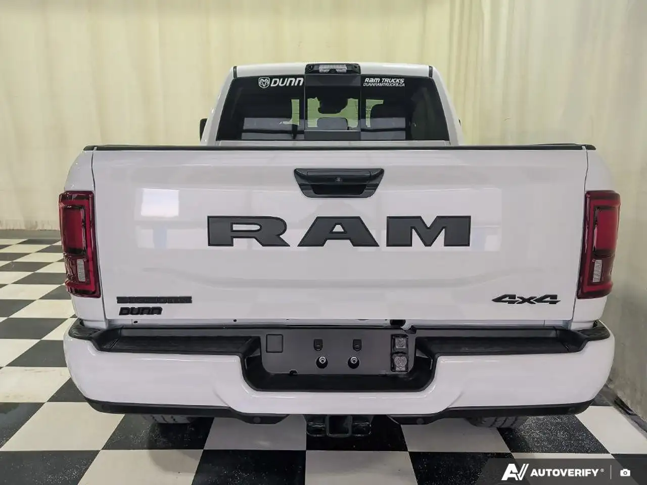 RAM 2500 снимка RAM 2500