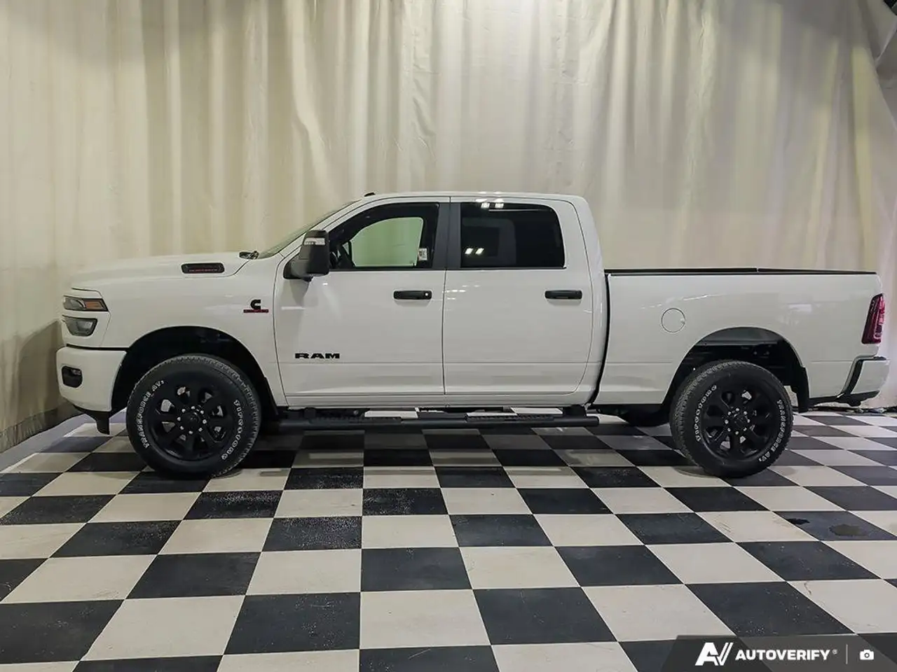 RAM 2500 снимка RAM 2500