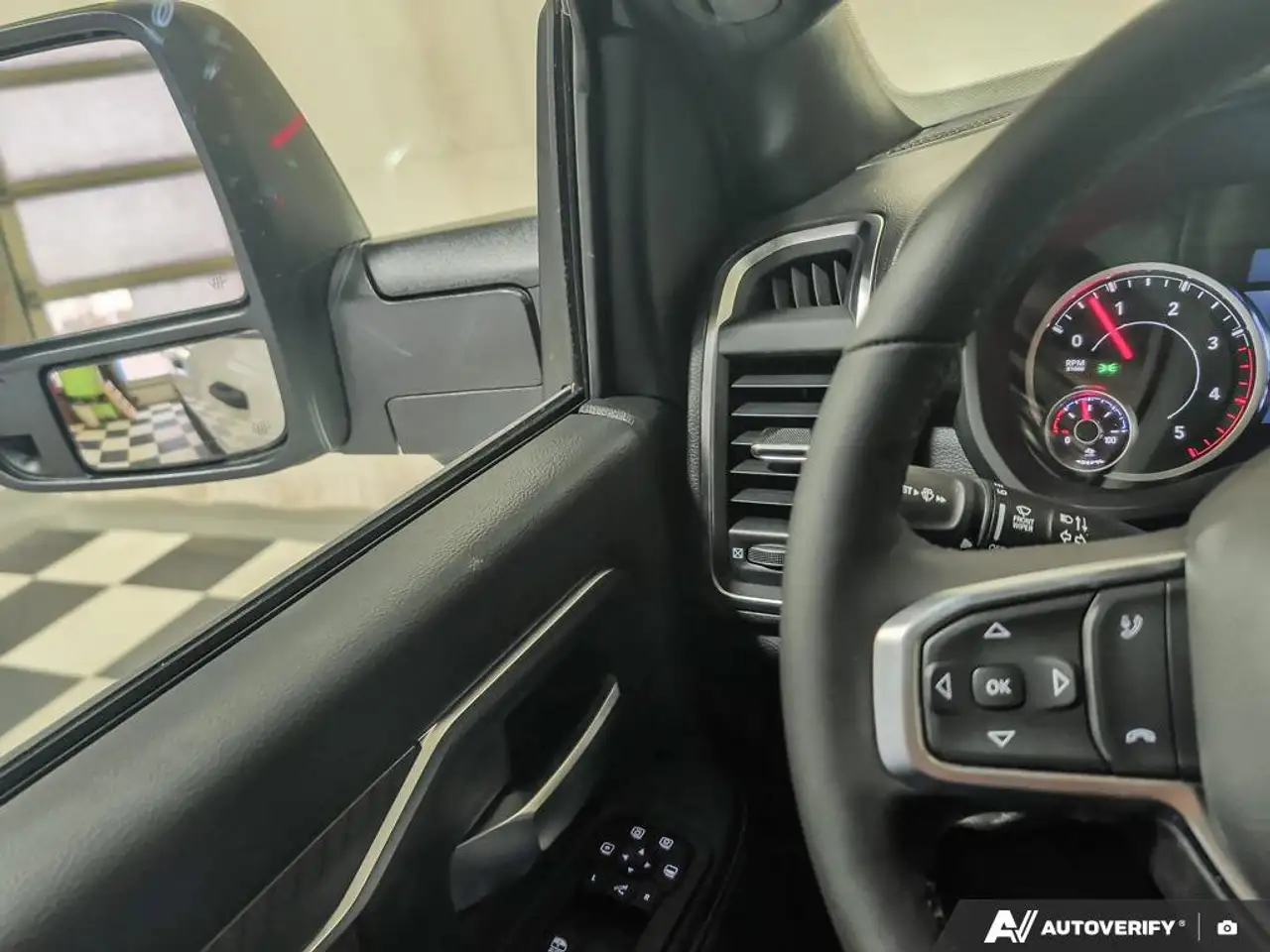RAM 2500 снимка RAM 2500