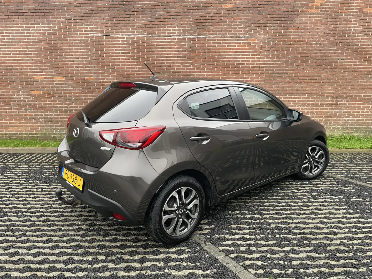 Mazda 2 1.5 Skyactiv-G 90 GT-M Line | TREKHAAK | NAVI | CL Marrone - 2