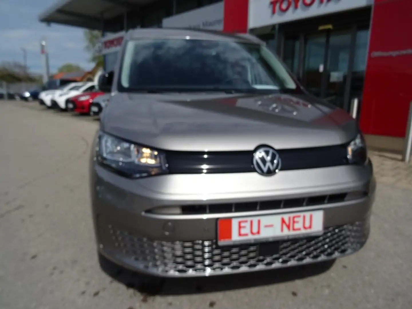 Volkswagen Caddy 1.5 TSI Automatik 7-Sitze AHK Beige - 2