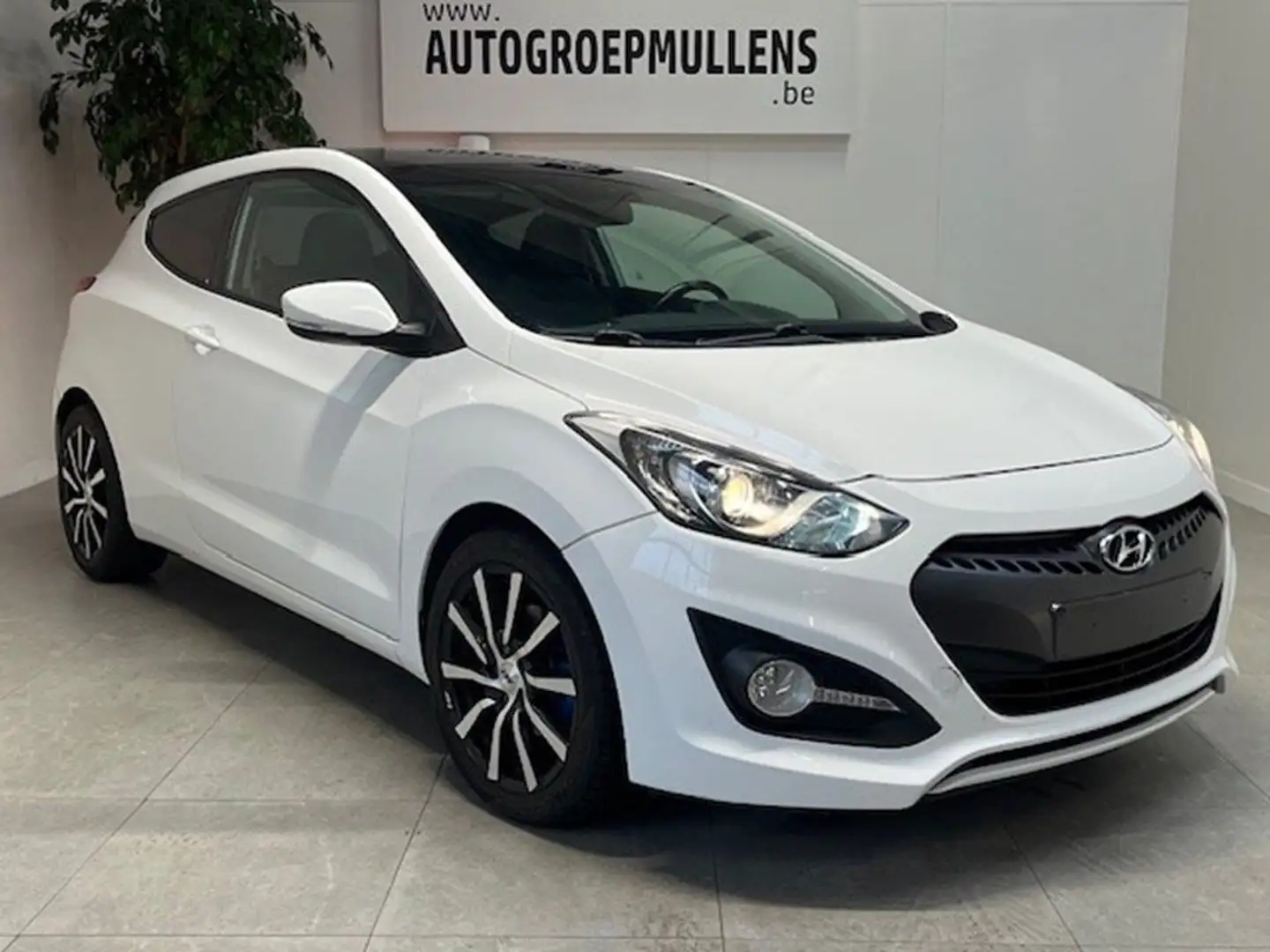 Hyundai i30 CRDi Blackline ISG - 2