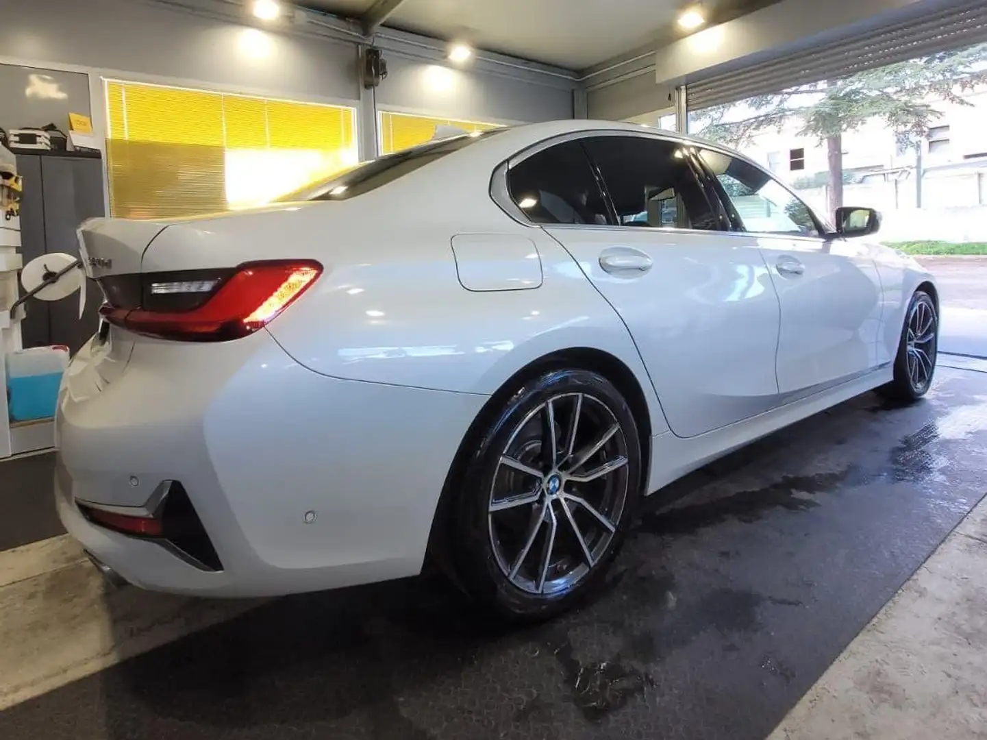 BMW 320 Luxury Bianco - 2