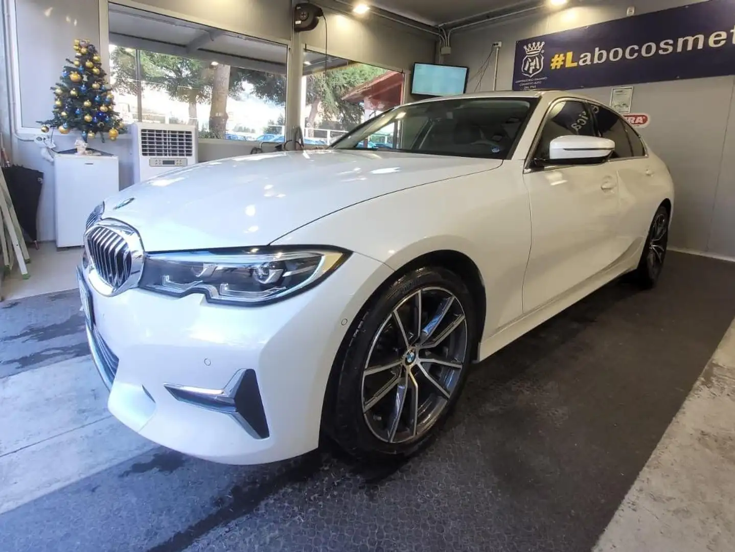 BMW 320 Luxury Bianco - 1