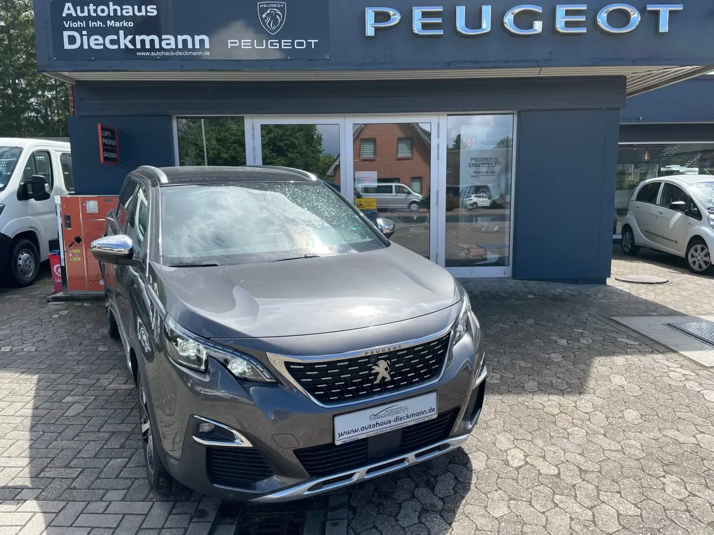 Peugeot 5008 BlueHDi 180 EAT8 GT Grau - 1