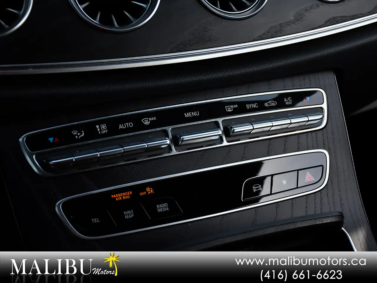 Mercedes-Benz E-Class снимка Mercedes-Benz E-Class