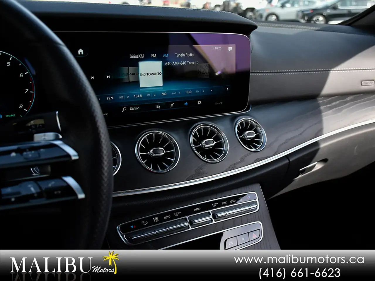 Mercedes-Benz E-Class снимка Mercedes-Benz E-Class