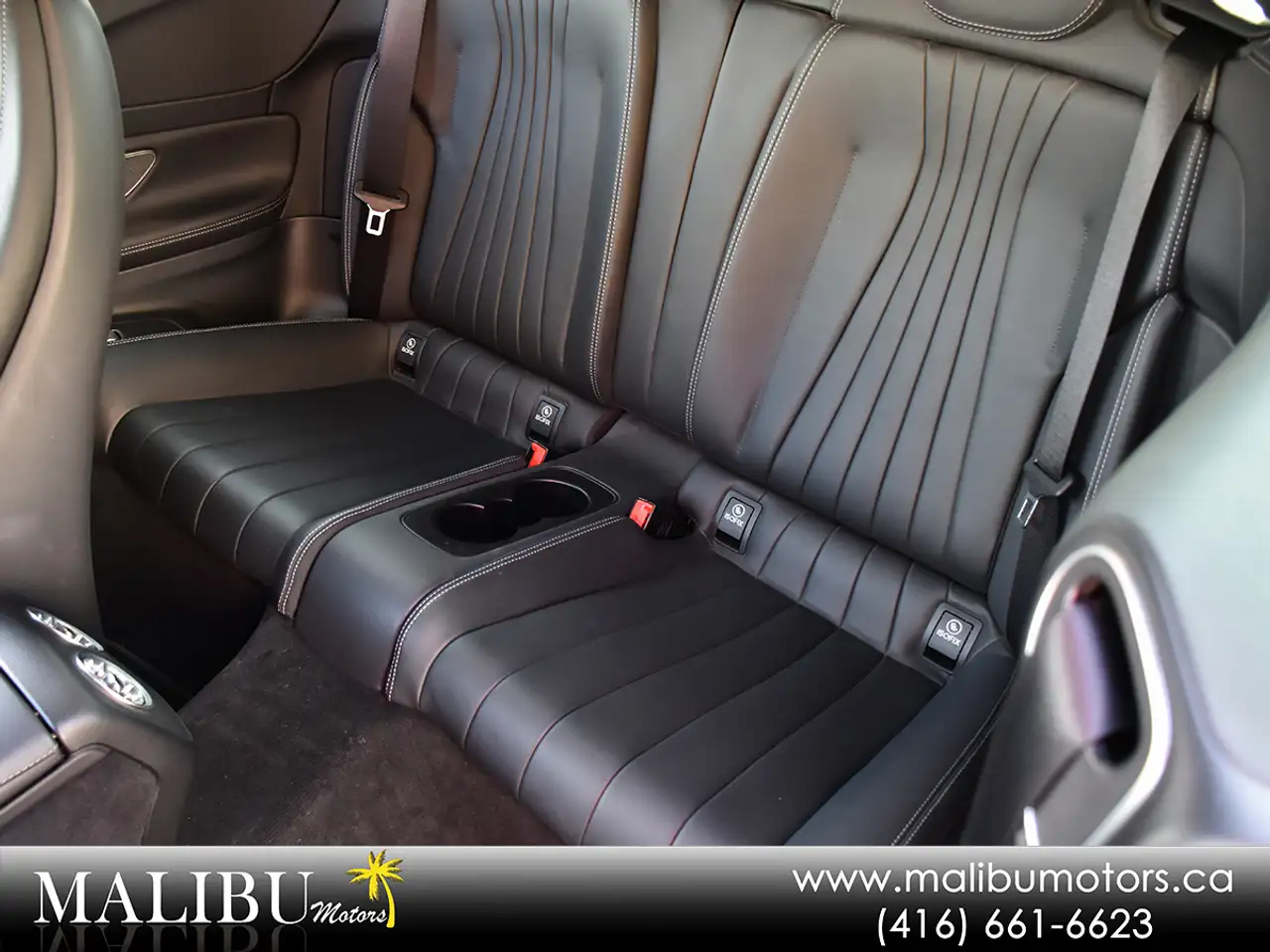 Mercedes-Benz E-Class снимка Mercedes-Benz E-Class