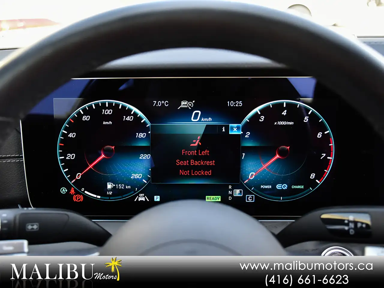 Mercedes-Benz E-Class снимка Mercedes-Benz E-Class