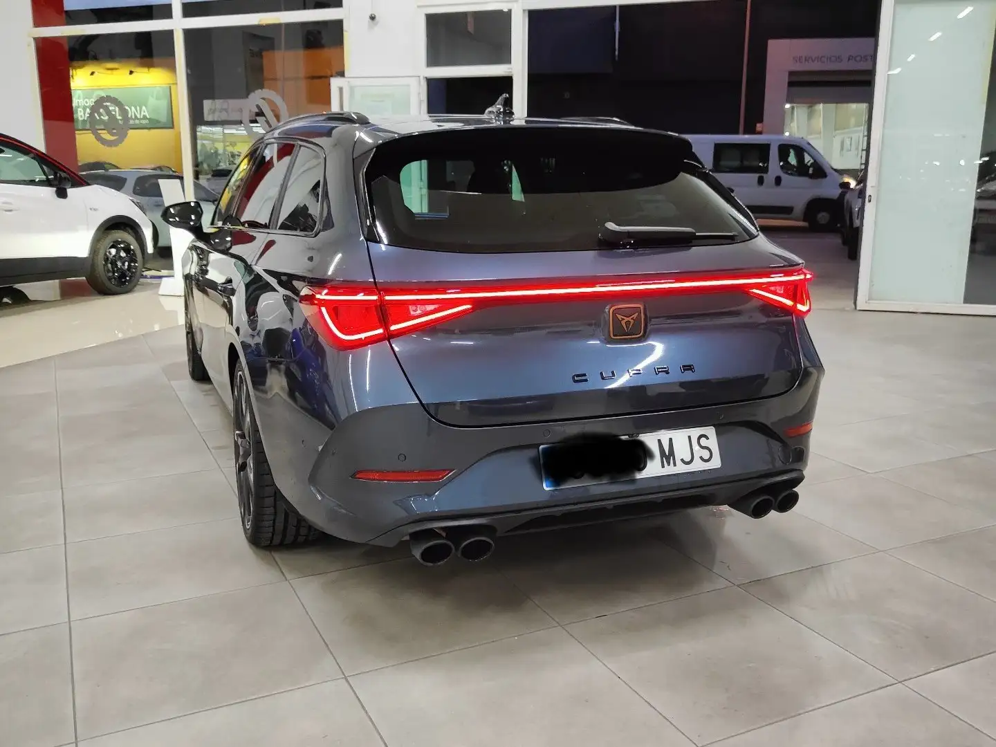 CUPRA Leon León Sportstourer 2.0 TSI VZ DSG 221Kw Gris - 2