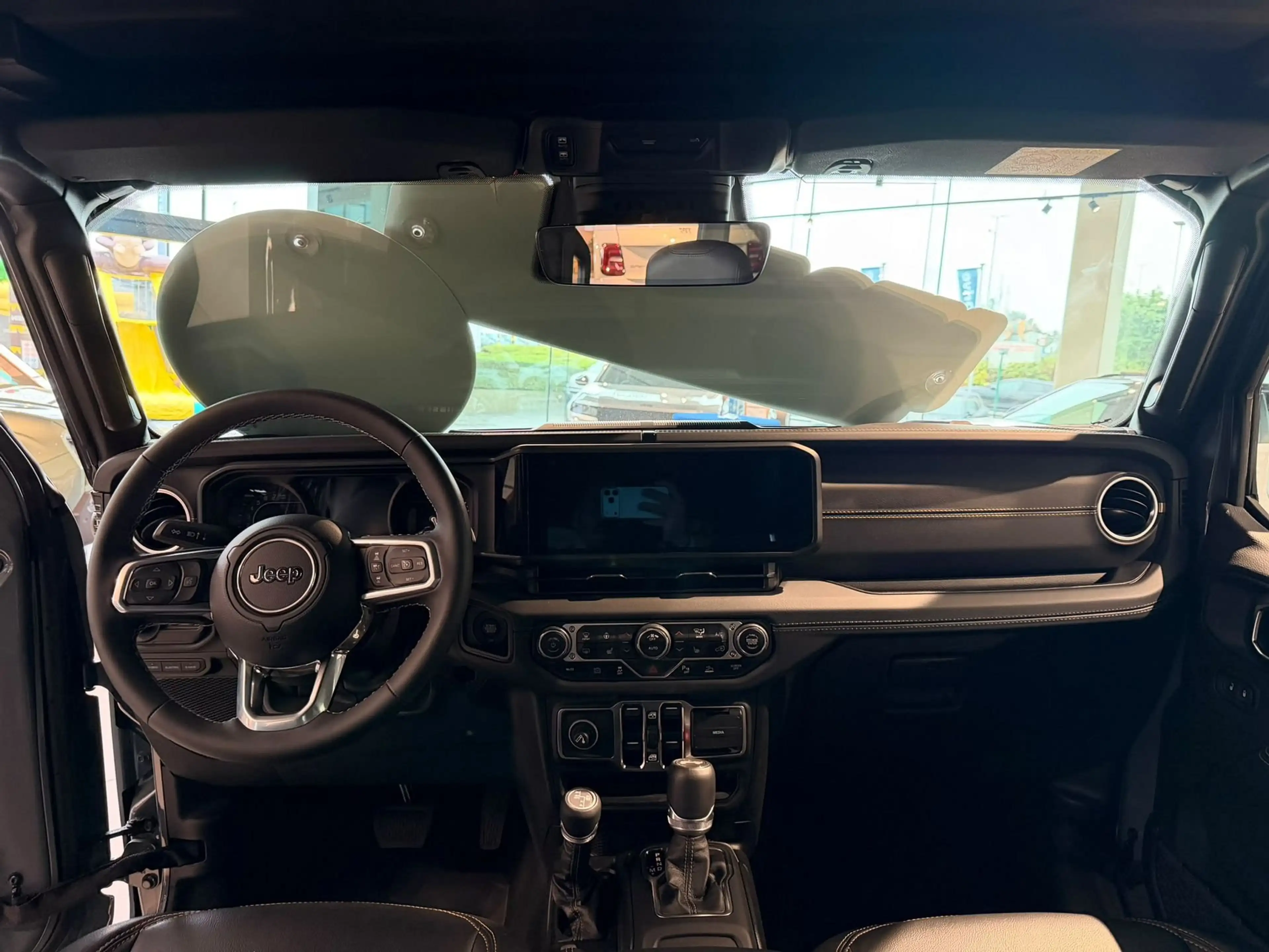 Jeep Wrangler Unlimited 4xe PHEV Sahara AT8 4X4 — photo 10