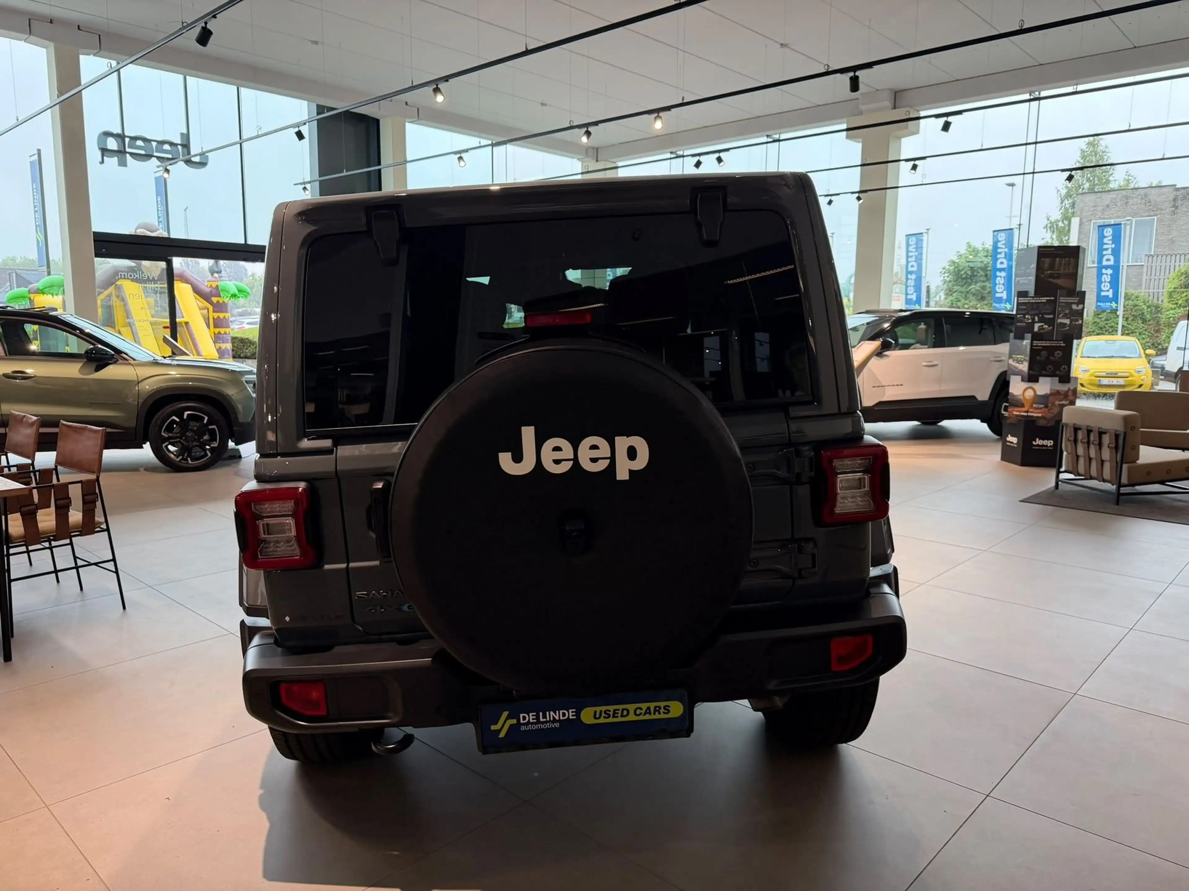 Jeep Wrangler Unlimited 4xe PHEV Sahara AT8 4X4 — photo 6