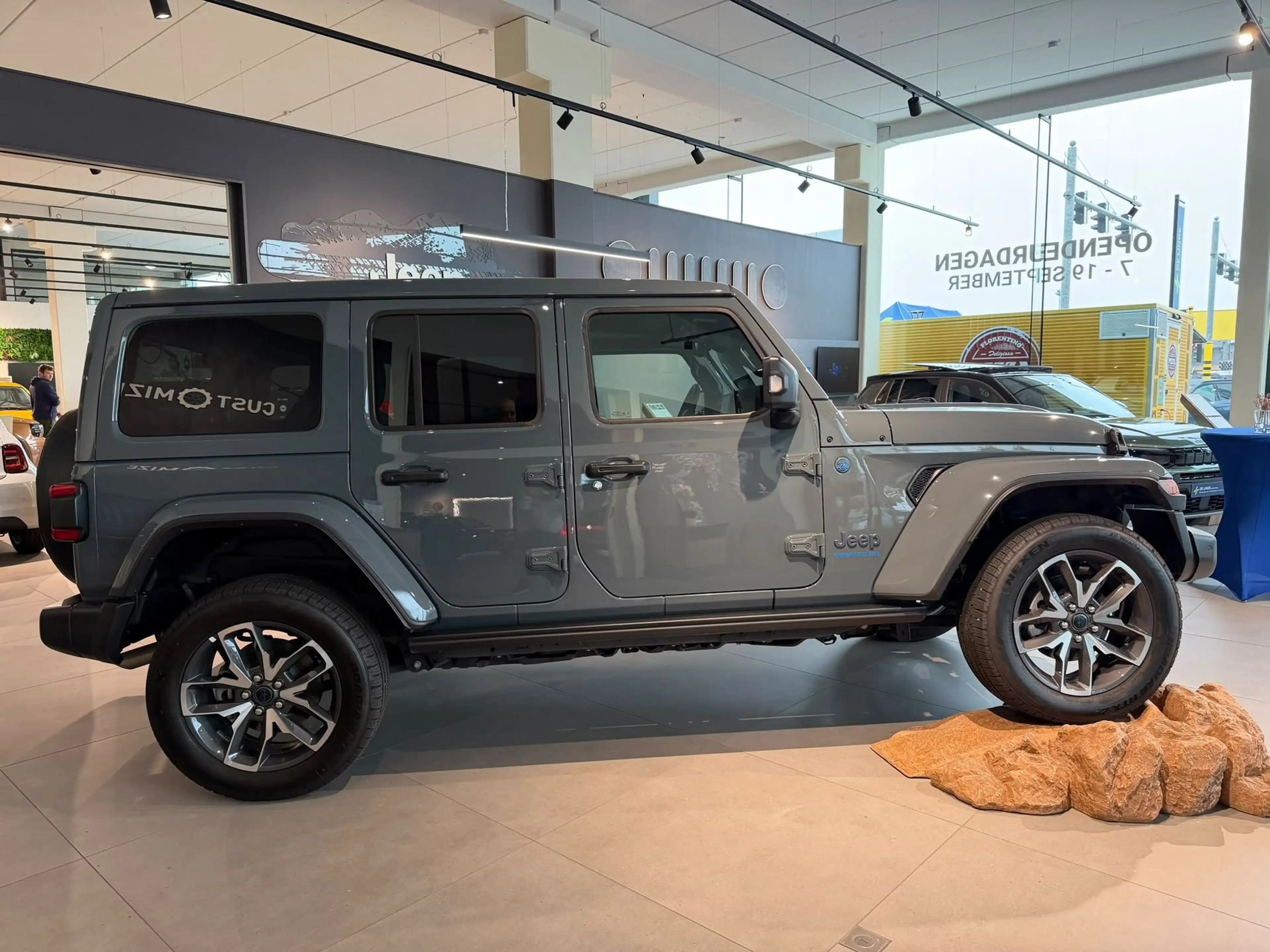 Jeep Wrangler Unlimited 4xe PHEV Sahara AT8 4X4 — photo 5