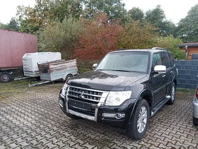 Mitsubishi Pajero 3.2 DI-D Top *7-Sitzer*8-fach Bereift*AHK