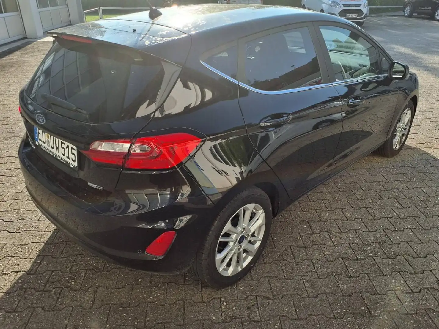 Ford Fiesta Titanium Schwarz - 2