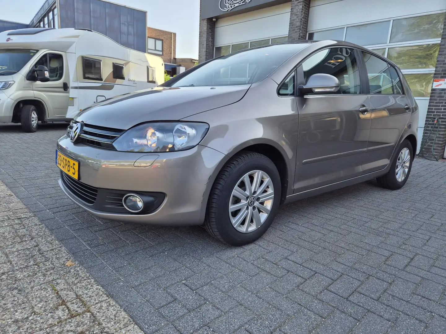 Volkswagen Golf Plus 1.2 TSI Comfortline Bruin - 2