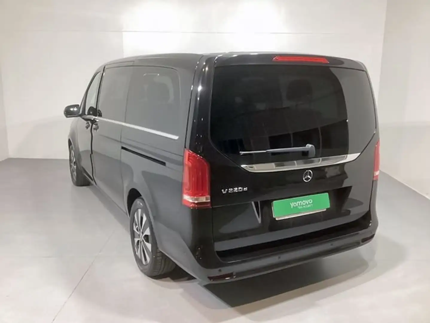 Mercedes-Benz V 220 d Avantgarde Extralargo Negro - 2