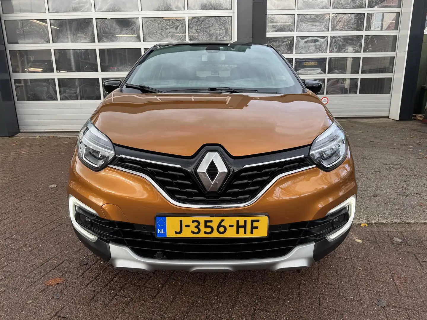 Renault Captur 1.2 TCe 120pk Intens+Camera+Trekhaak!! Orange - 2