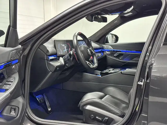 BMW M5 view 9