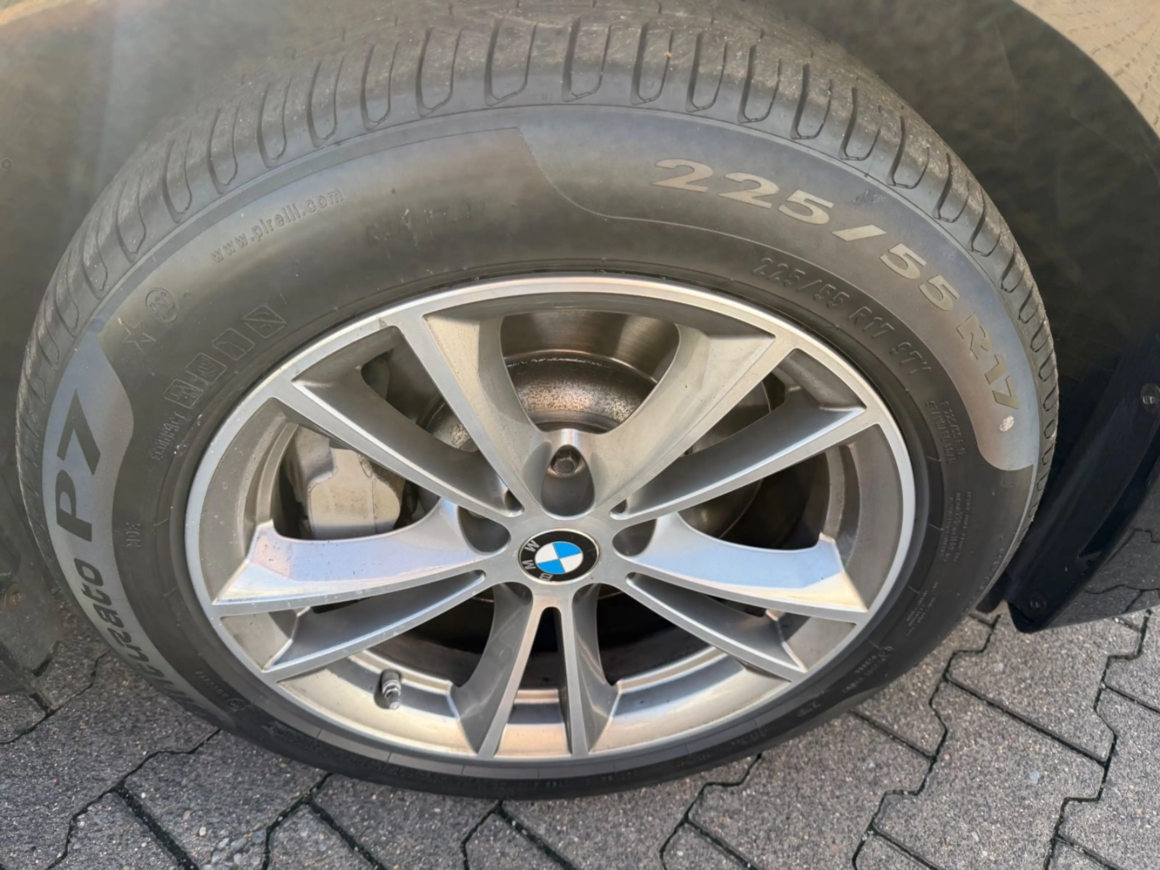 BMW 530 d xDrive Luxury Line Leder AHK 360° HuD — photo 6