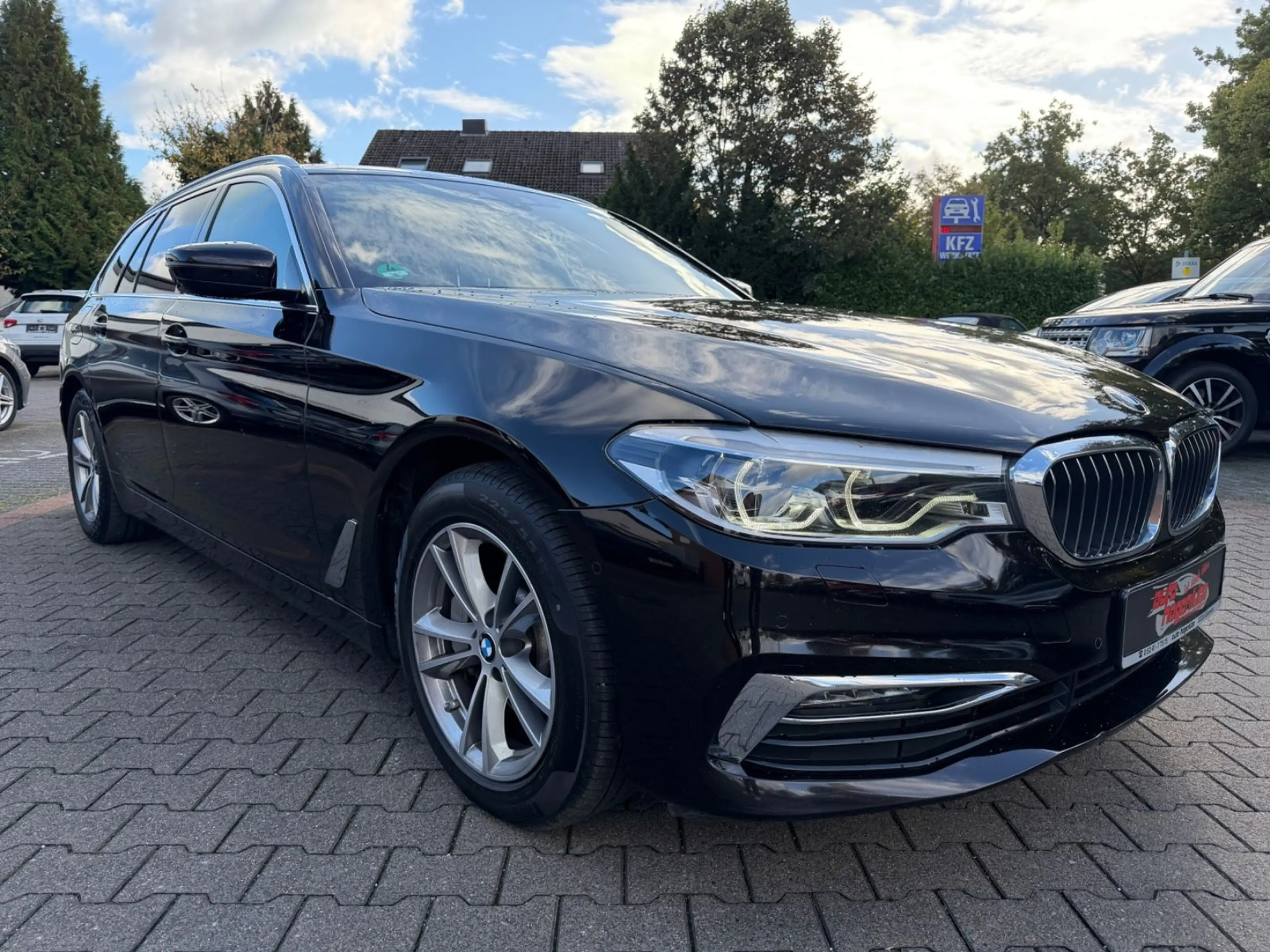 BMW 530 d xDrive Luxury Line Leder AHK 360° HuD