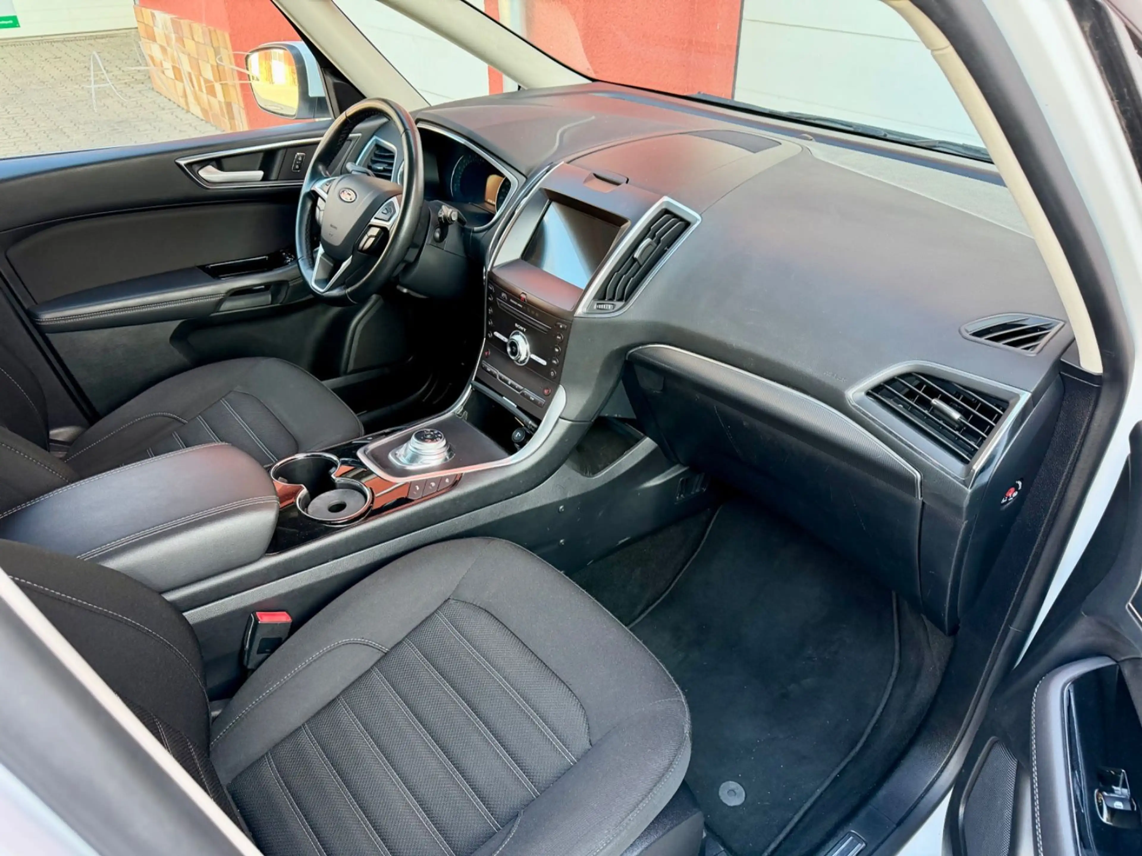 Ford Galaxy Titanium — photo 8