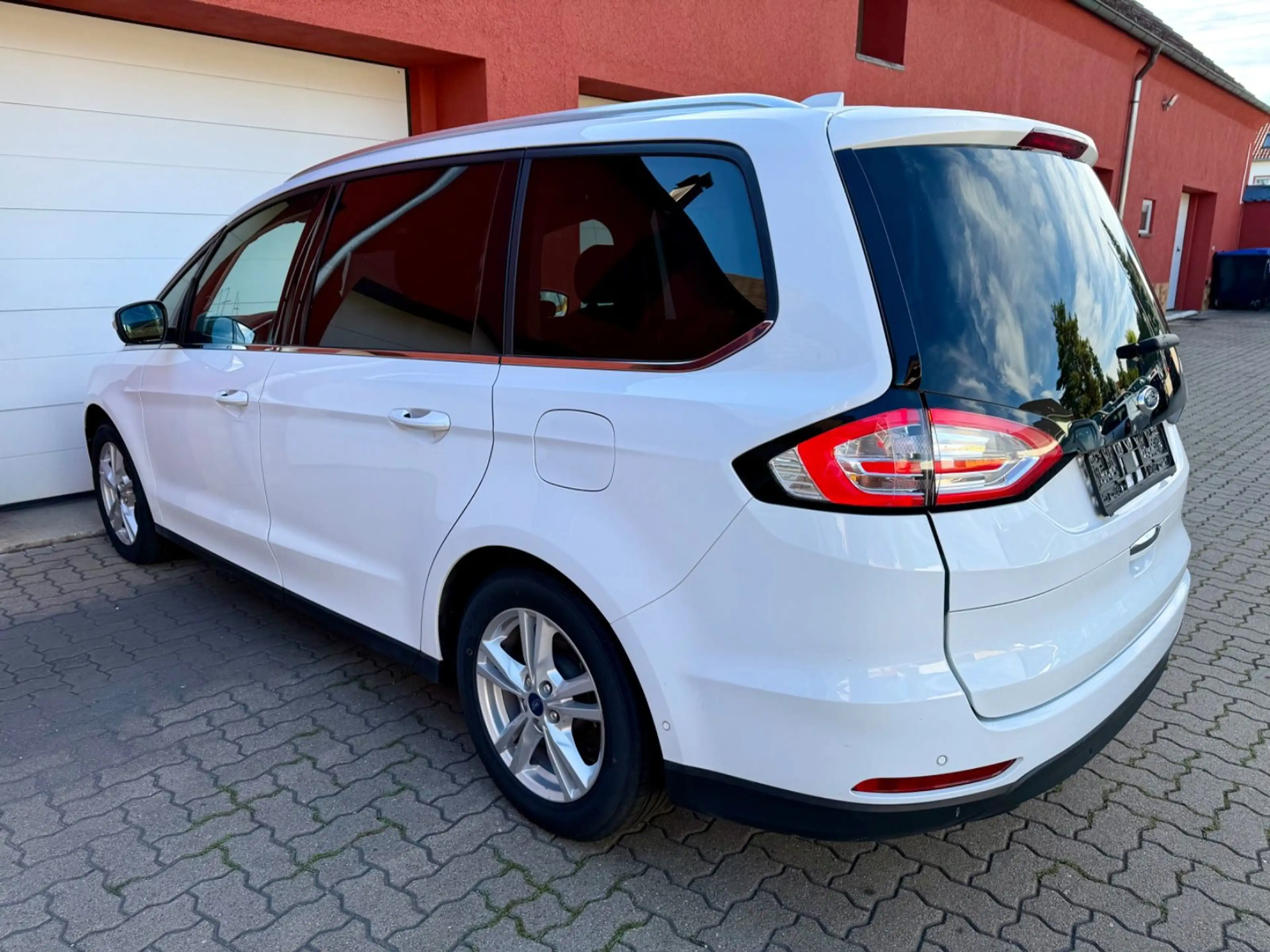 Ford Galaxy Titanium — photo 4