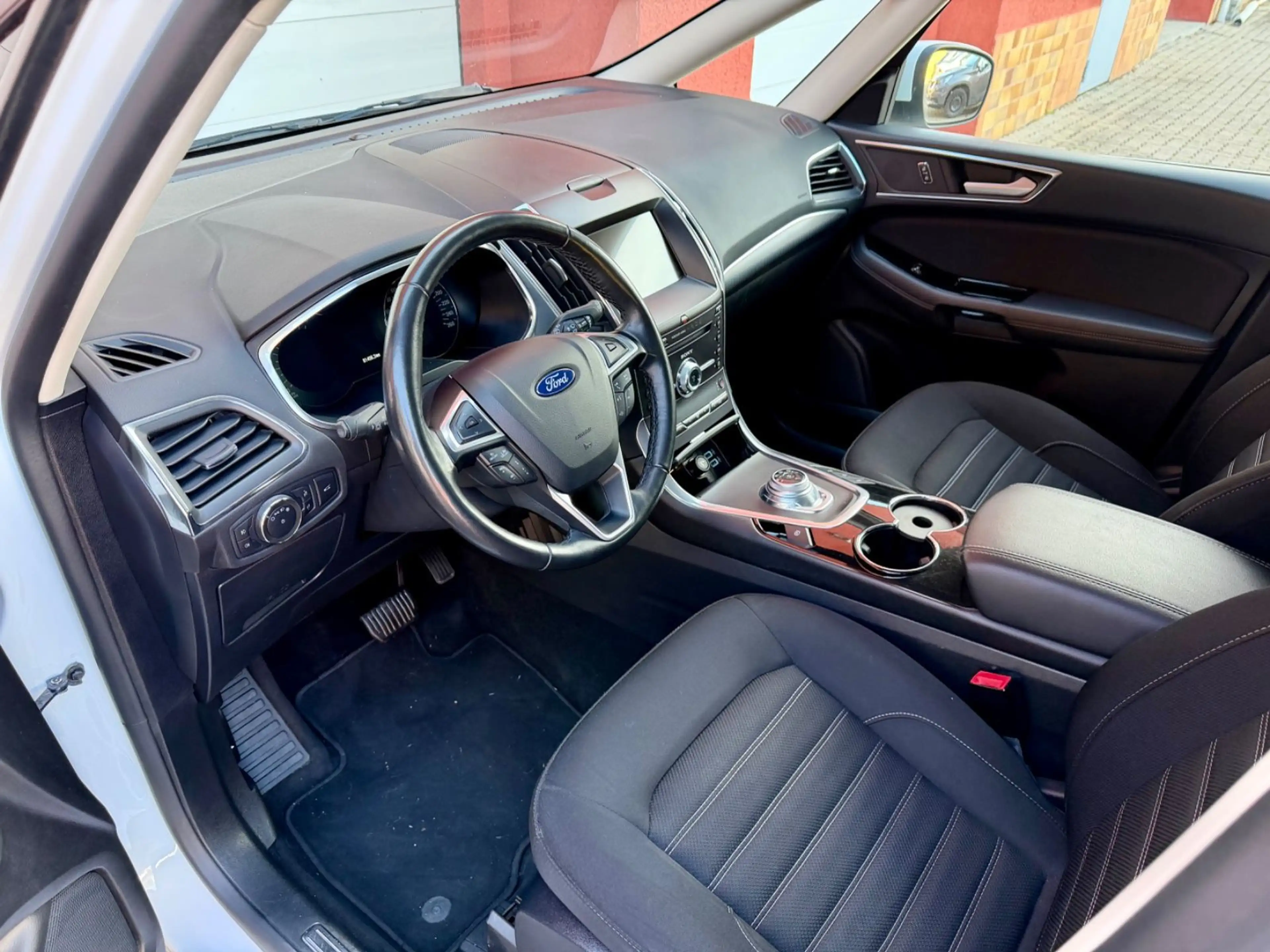 Ford Galaxy Titanium — photo 7