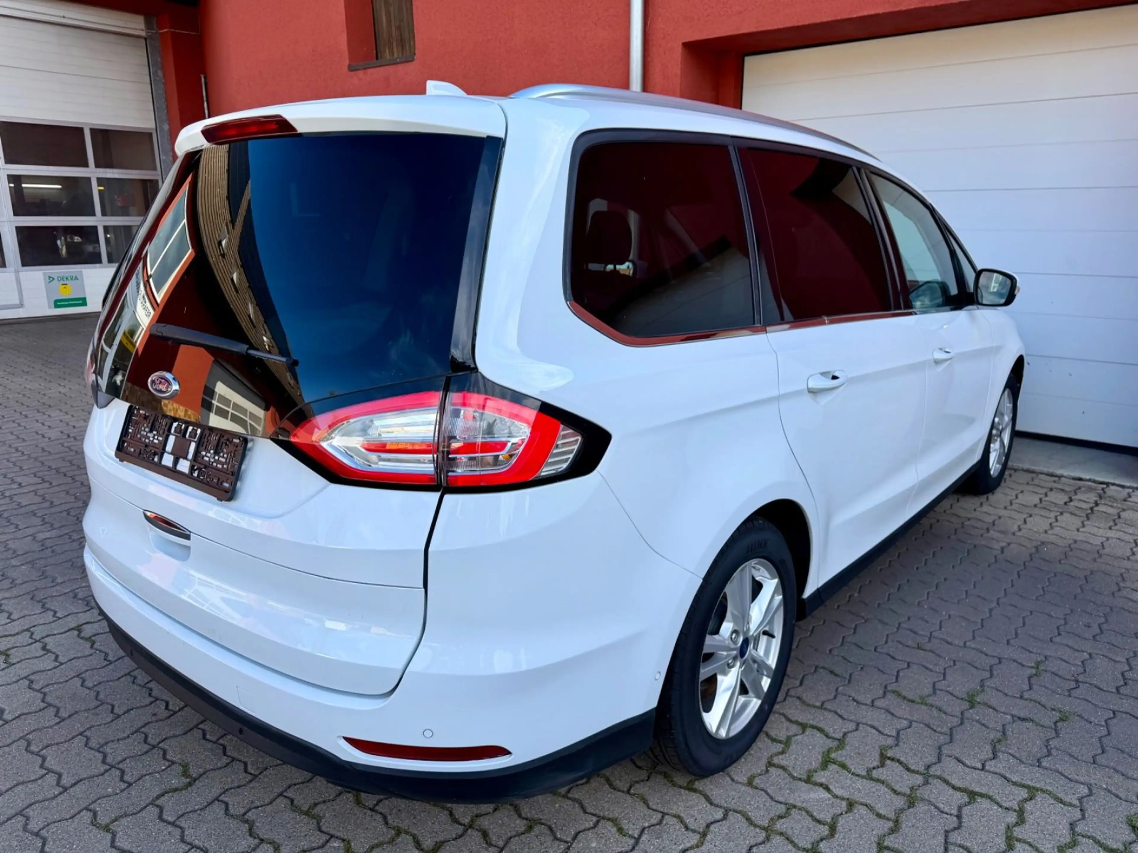 Ford Galaxy Titanium — photo 6