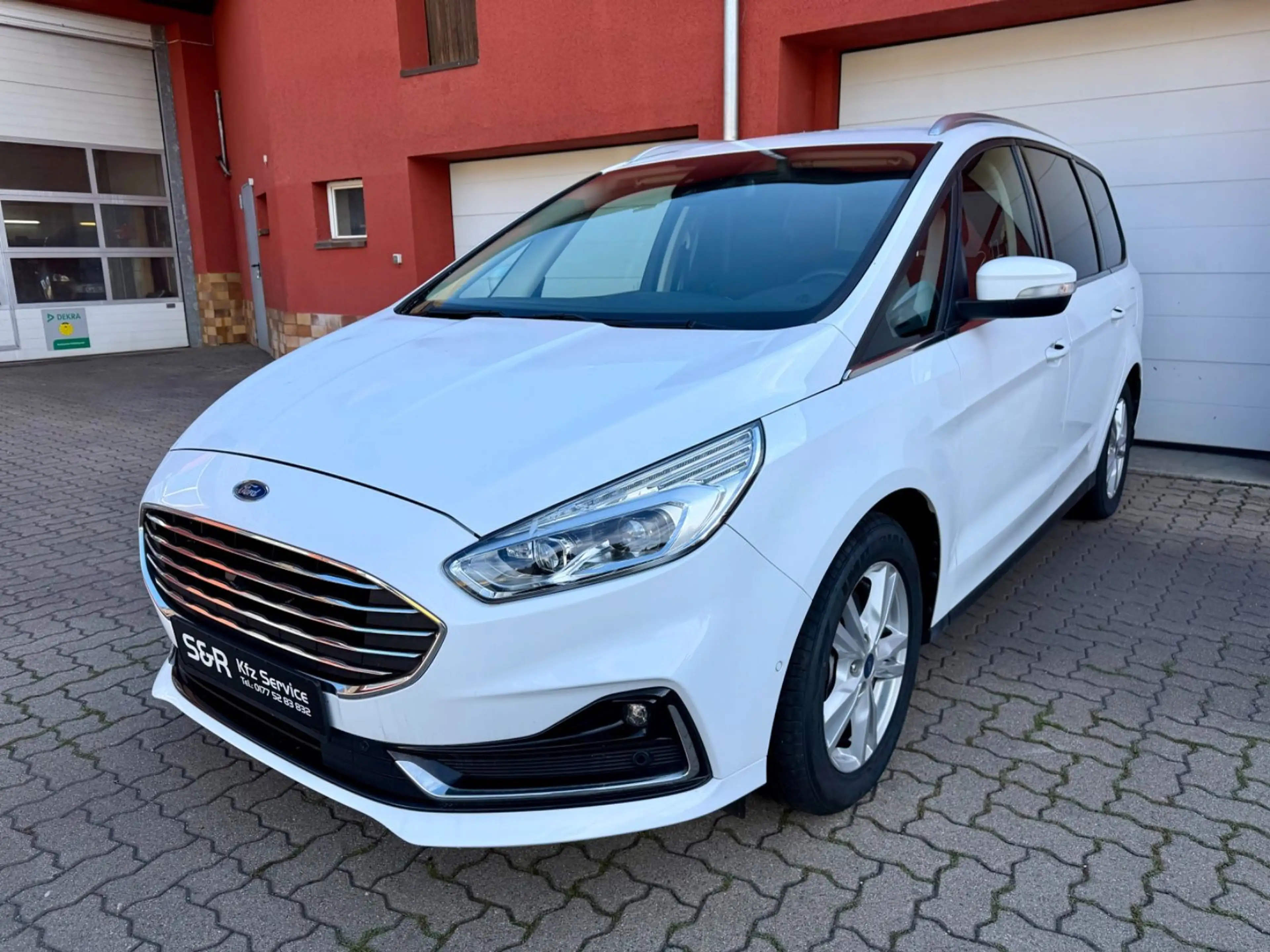Ford Galaxy Titanium — photo 3