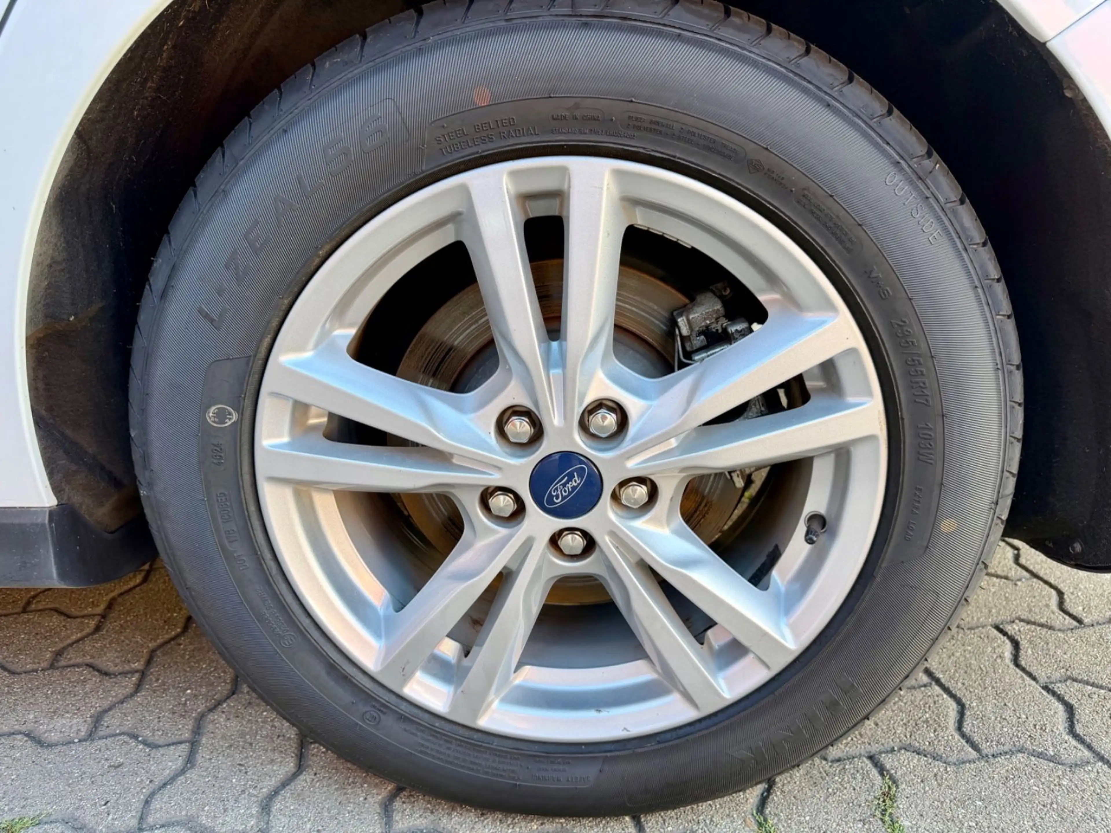 Ford Galaxy Titanium — photo 16