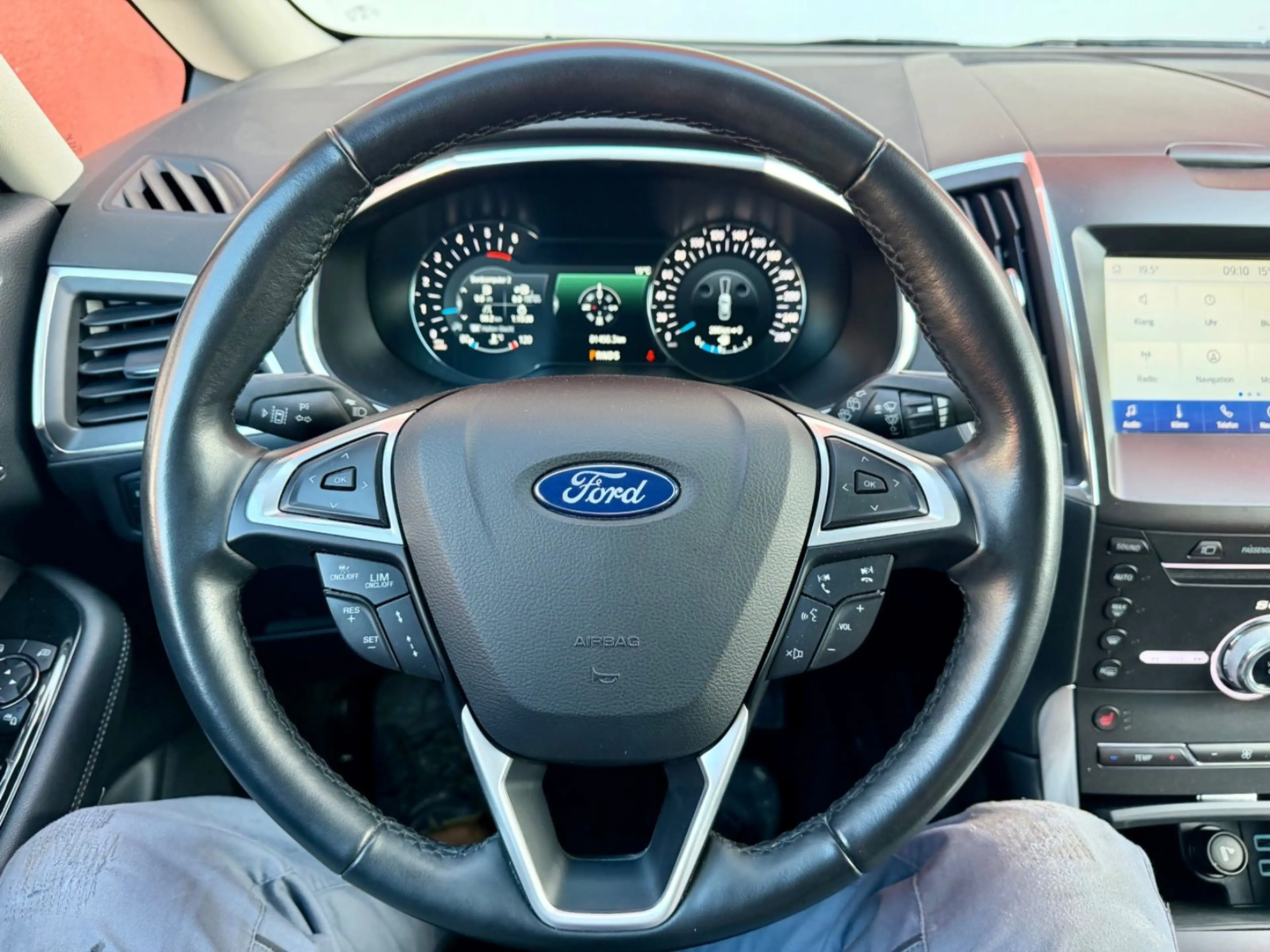 Ford Galaxy Titanium — photo 14