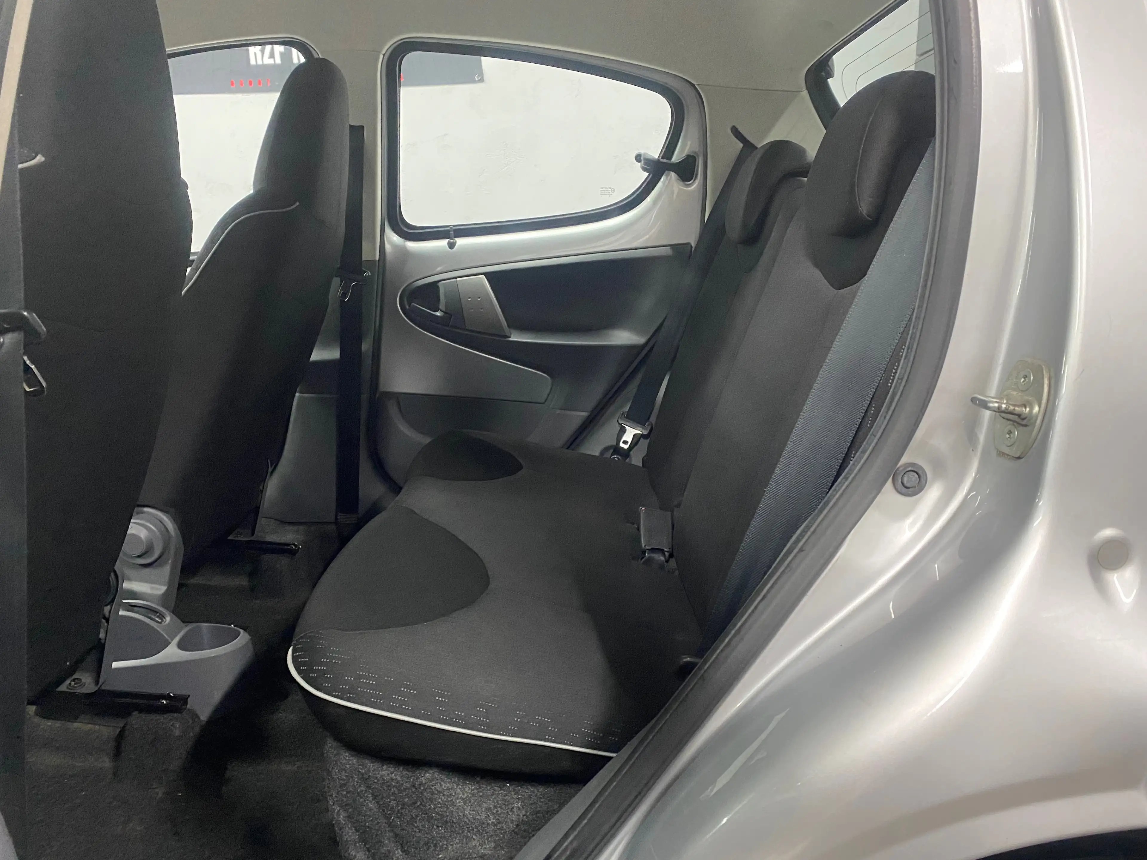 Peugeot 107 1.0i URBAN 🏳️ GARANTIE 12 MOIS 🏳️ — photo 12