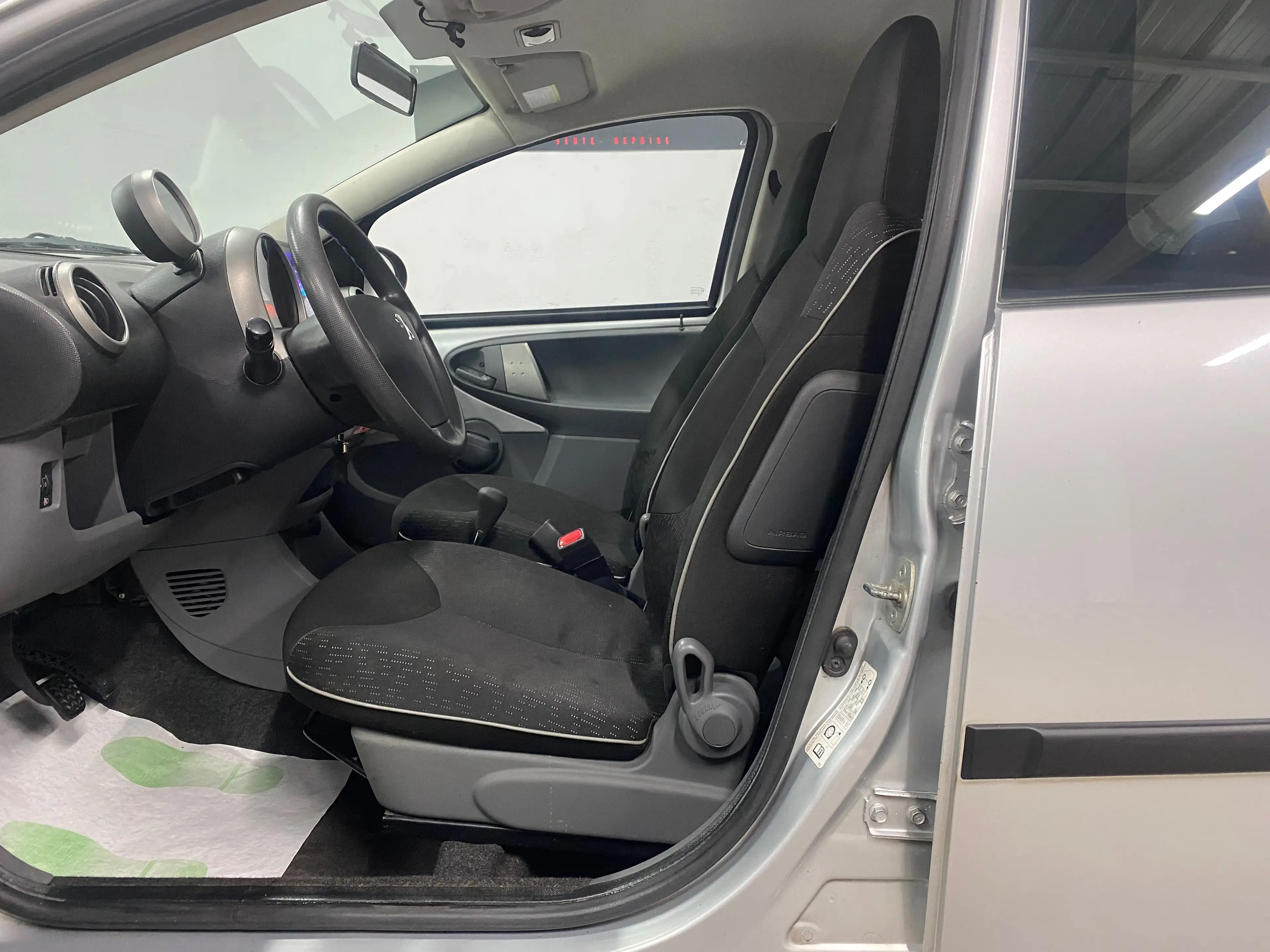 Peugeot 107 1.0i URBAN 🏳️ GARANTIE 12 MOIS 🏳️ — photo 9