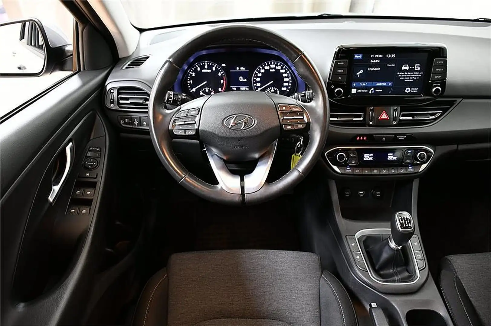 Hyundai i30 CW 1,0 T-GDI Trend Line Schwarz - 2