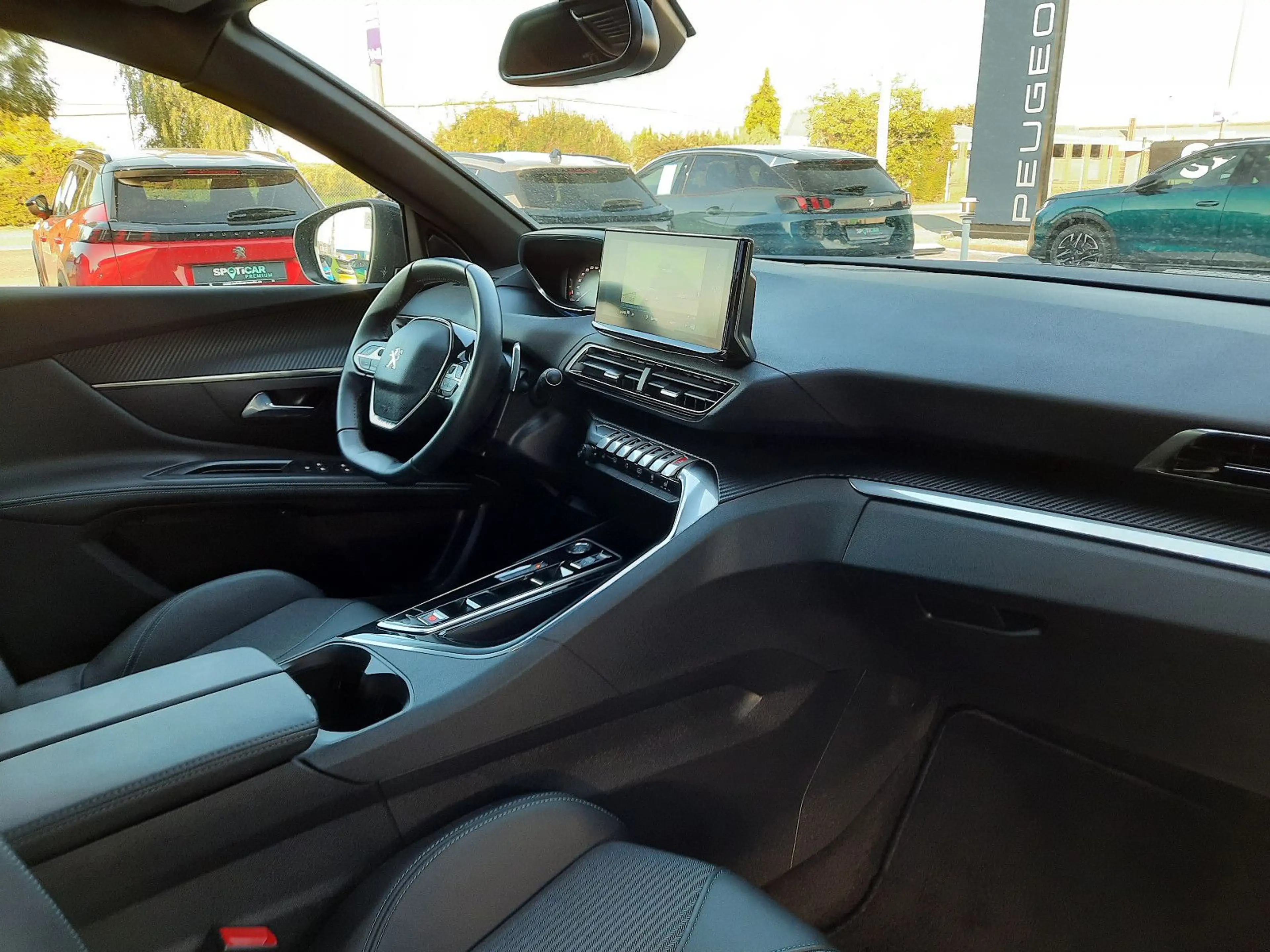 Peugeot 5008 Allure Pack eDSC 7 SITZE NAVI SH 360° KAM — photo 7