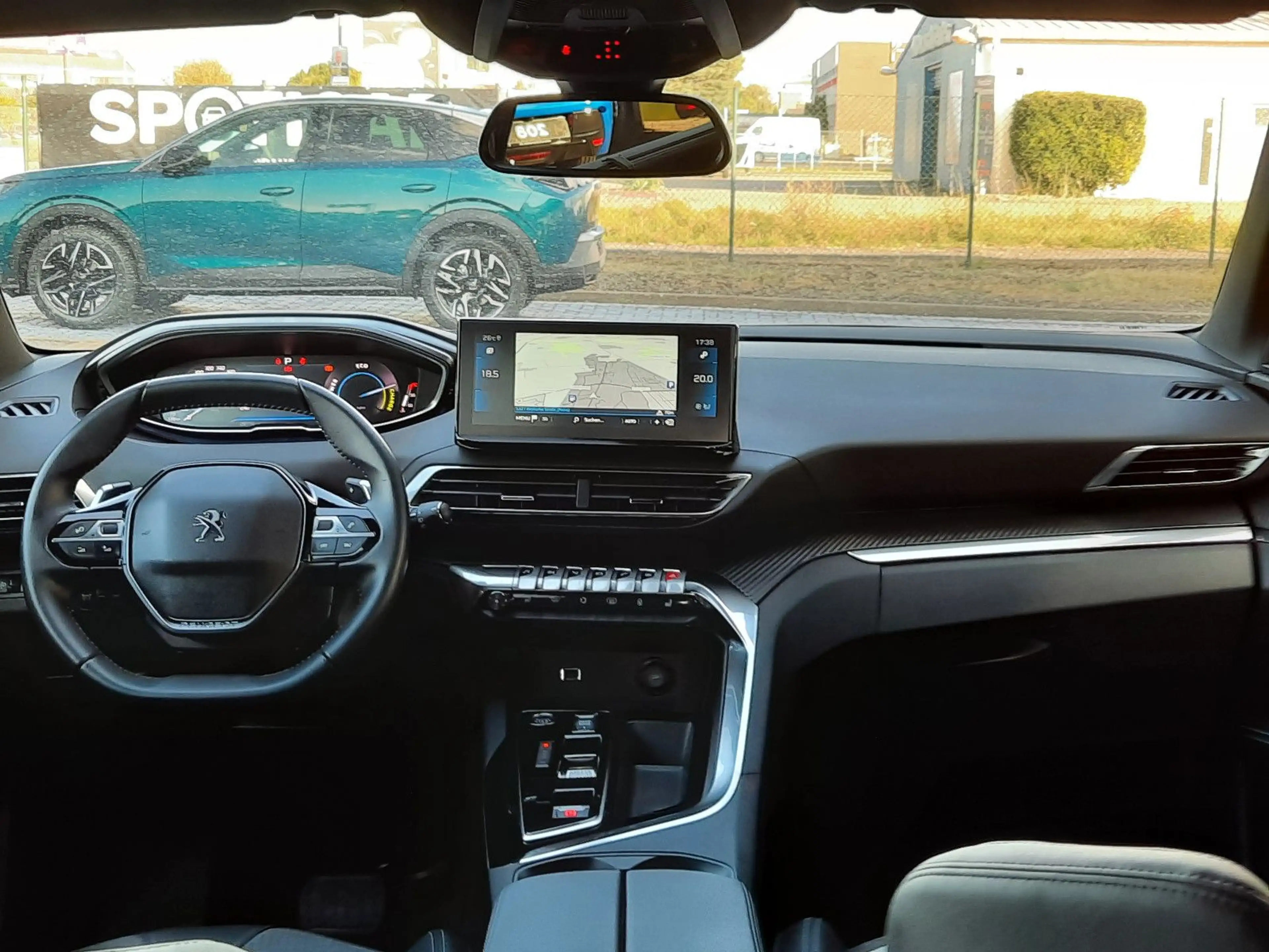 Peugeot 5008 Allure Pack eDSC 7 SITZE NAVI SH 360° KAM — photo 9