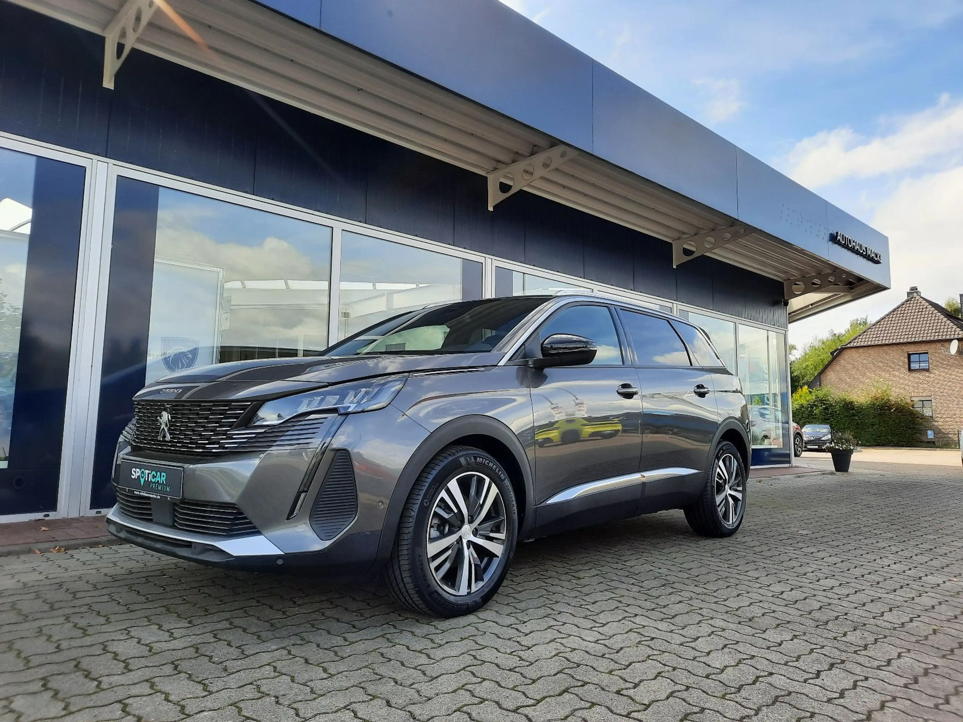 Peugeot 5008 Allure Pack eDSC 7 SITZE NAVI SH 360° KAM — photo 3