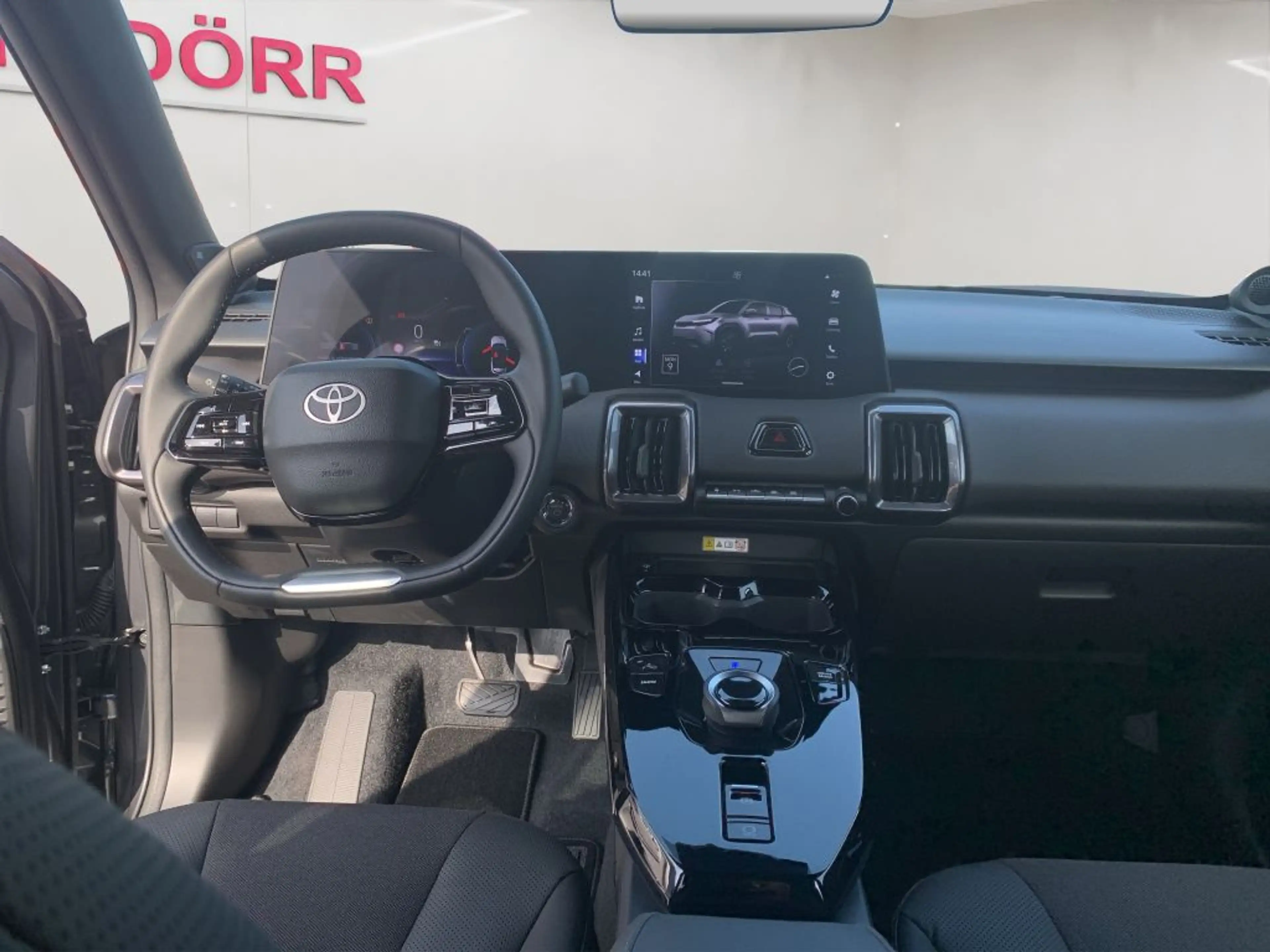 Toyota Urban Cruiser 61kWh Lounge — photo 13