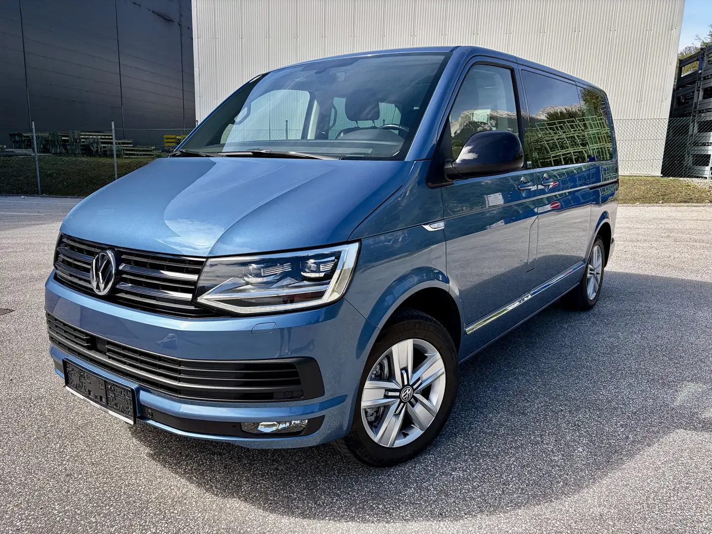 Volkswagen T6 Multivan Multivan Generation Six 2,0 TDI BMT DSG Generation Six Blau - 1