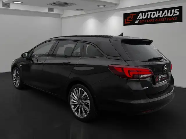 Opel Astra view 3