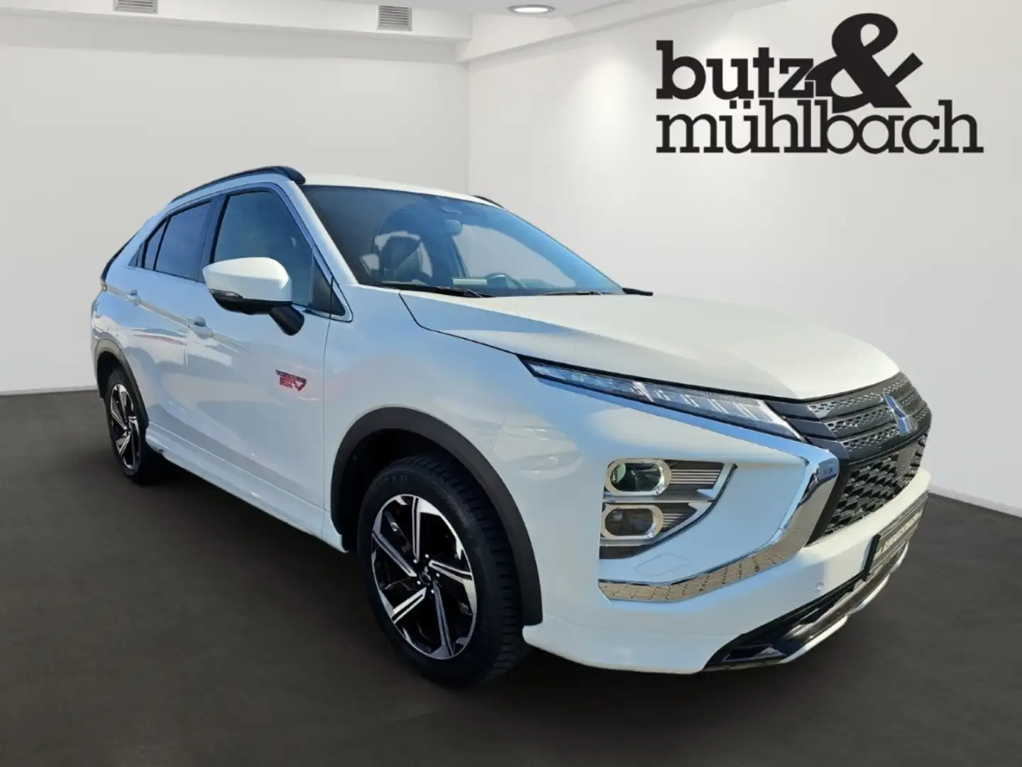 Mitsubishi Eclipse Cross Plus Select Black Hybrid 4WD 2.4 MIVEC PHEV EU6d Bílá - 2