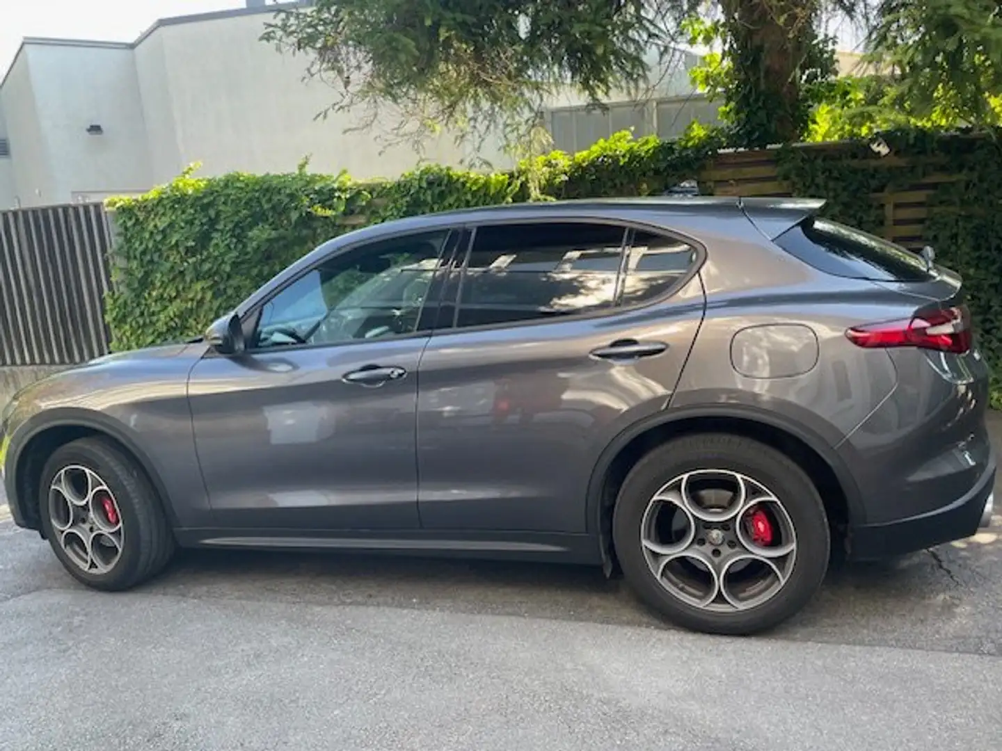 Alfa Romeo Stelvio Stelvio Super 2,0 ATX AWD Super Grau - 1
